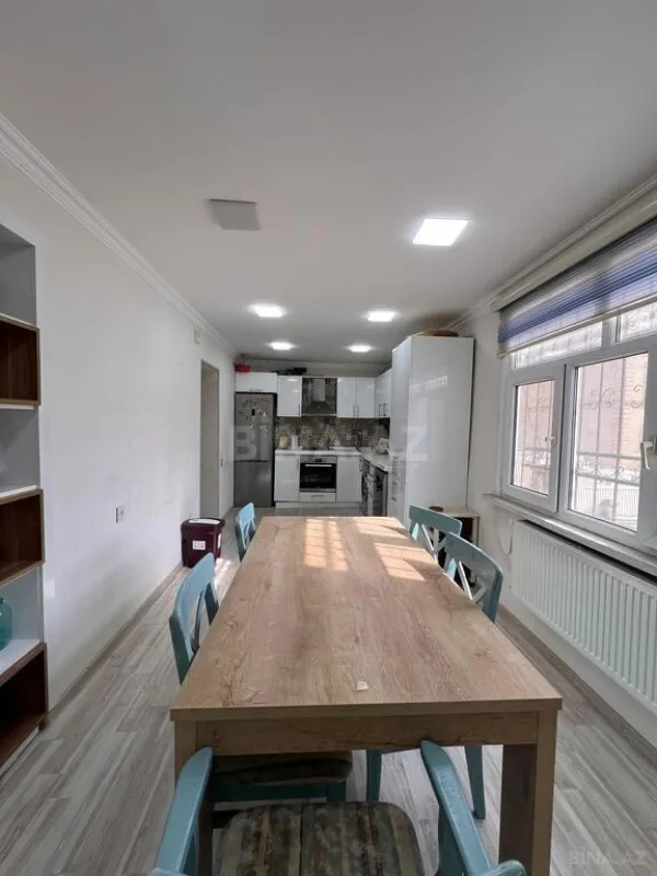 Kirayə verilir 3 otaqlı mənzil 130 m²