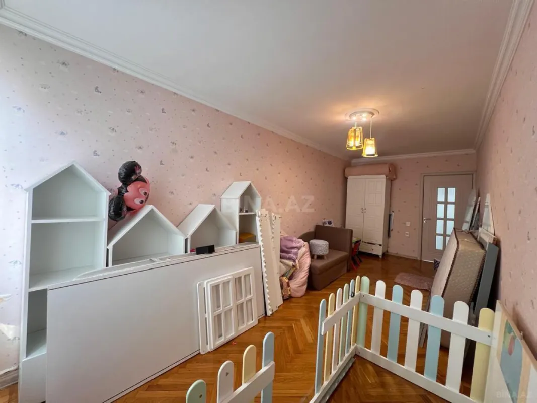 Kirayə verilir 3 otaqlı mənzil 130 m²