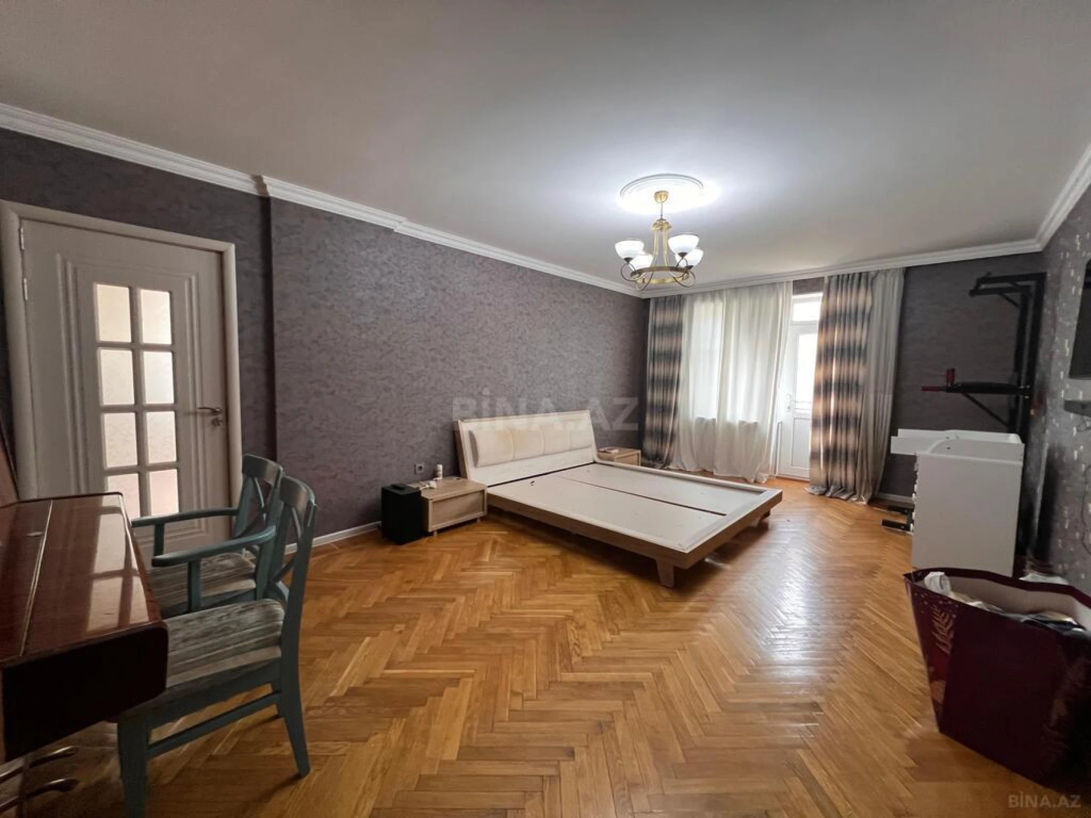 Kirayə verilir 3 otaqlı mənzil 130 m²