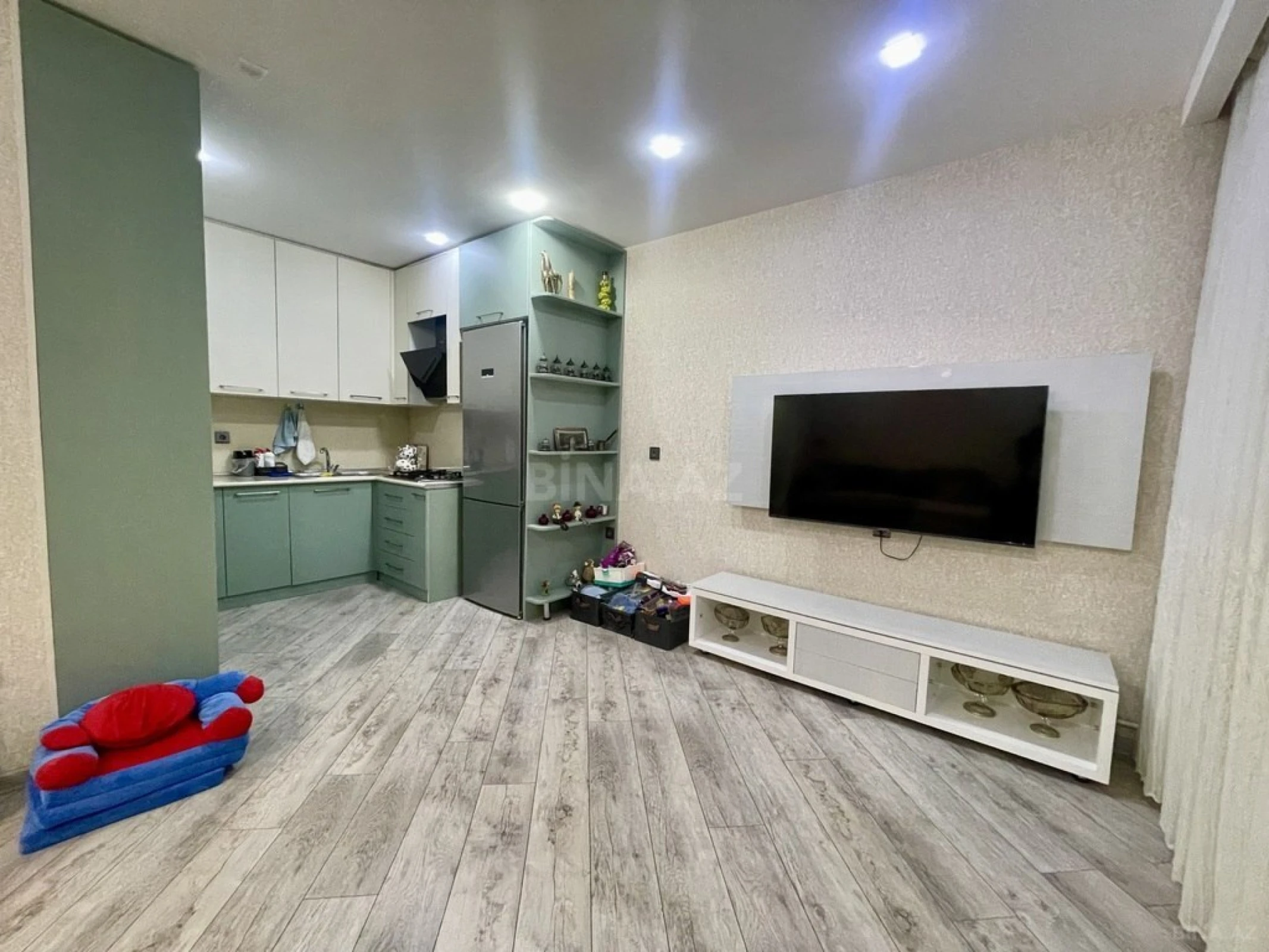 Satılır 3 otaqlı mənzil 112 m²