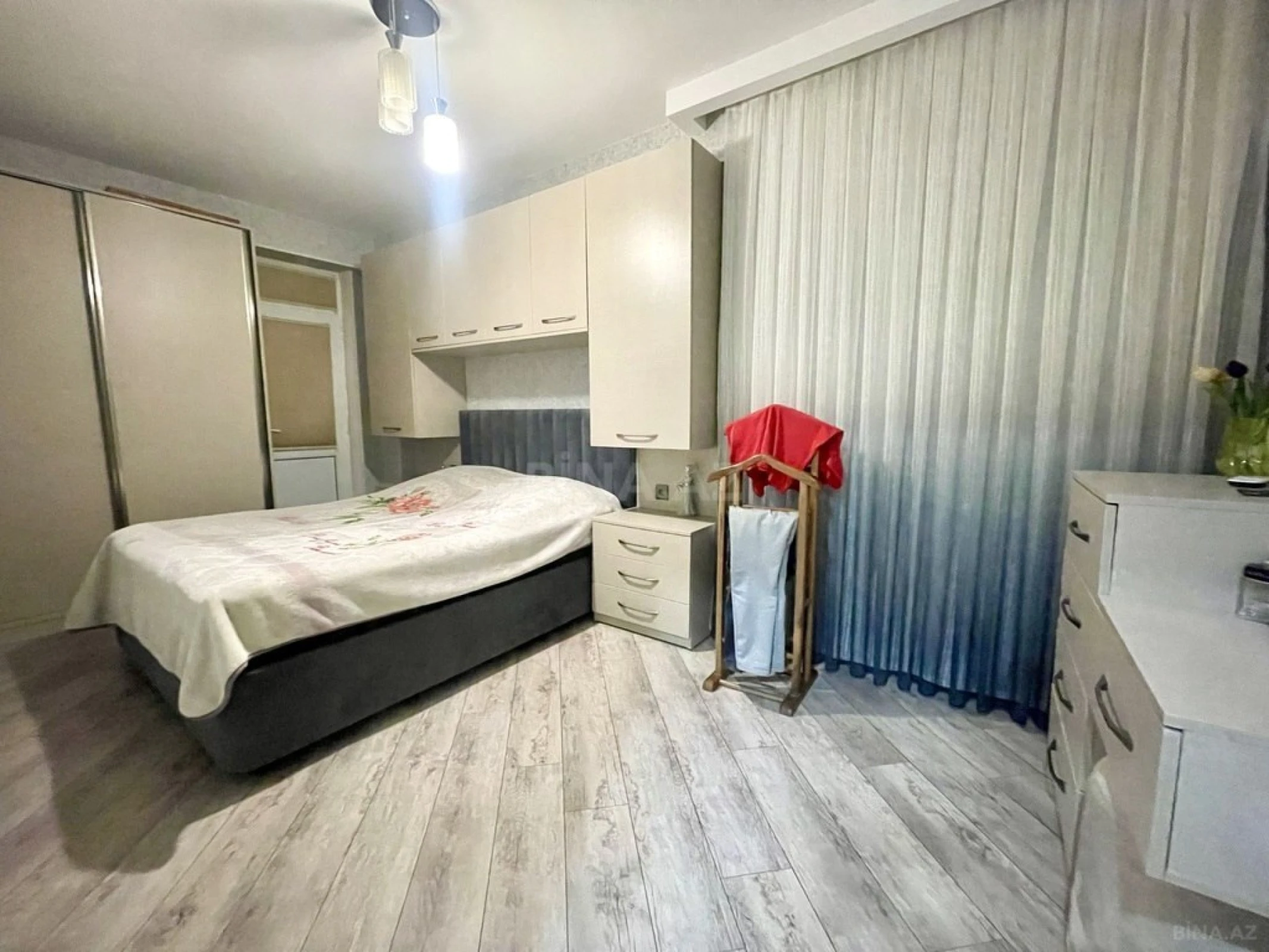 Satılır 3 otaqlı mənzil 112 m²