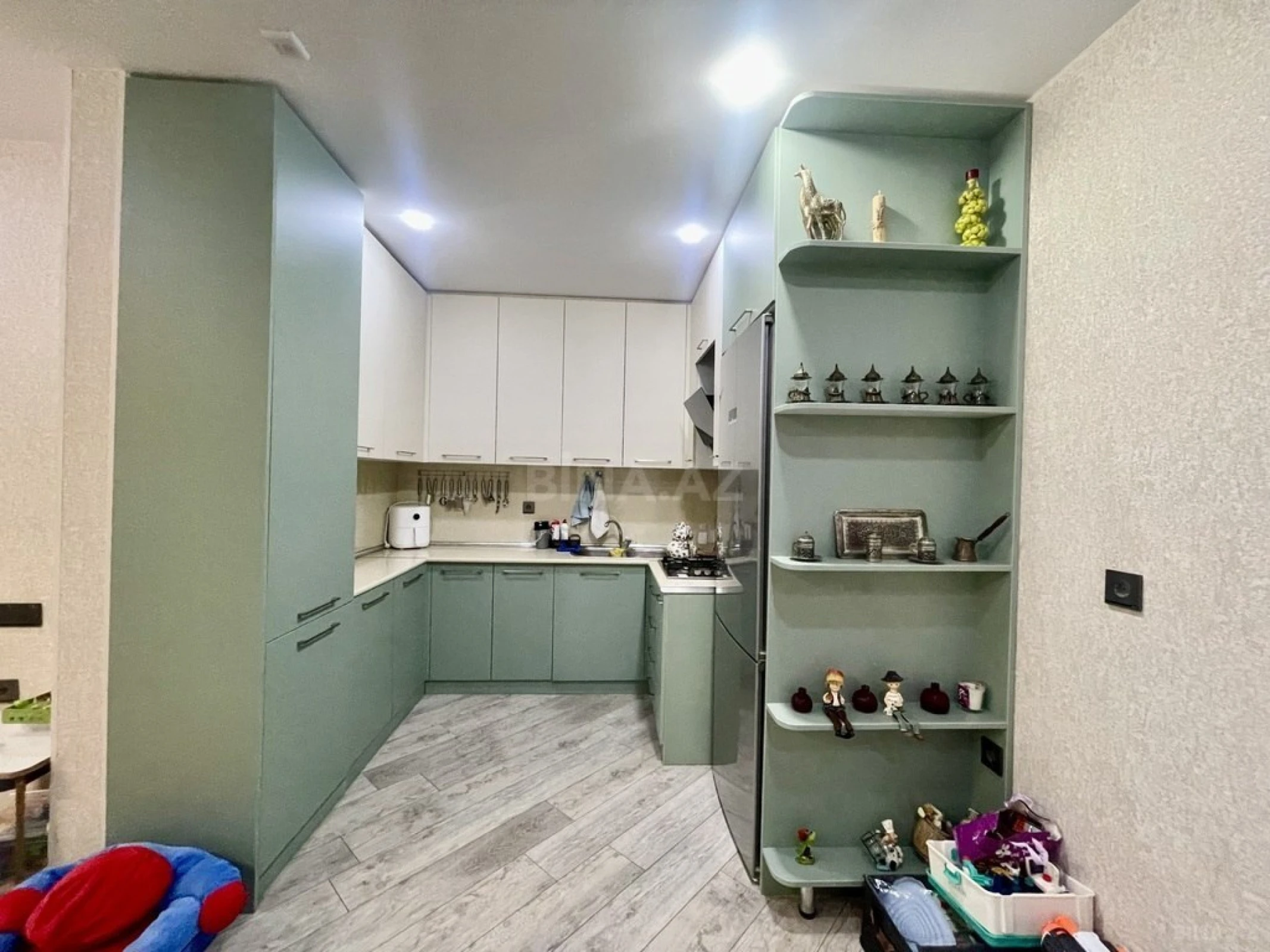 Satılır 3 otaqlı mənzil 112 m²