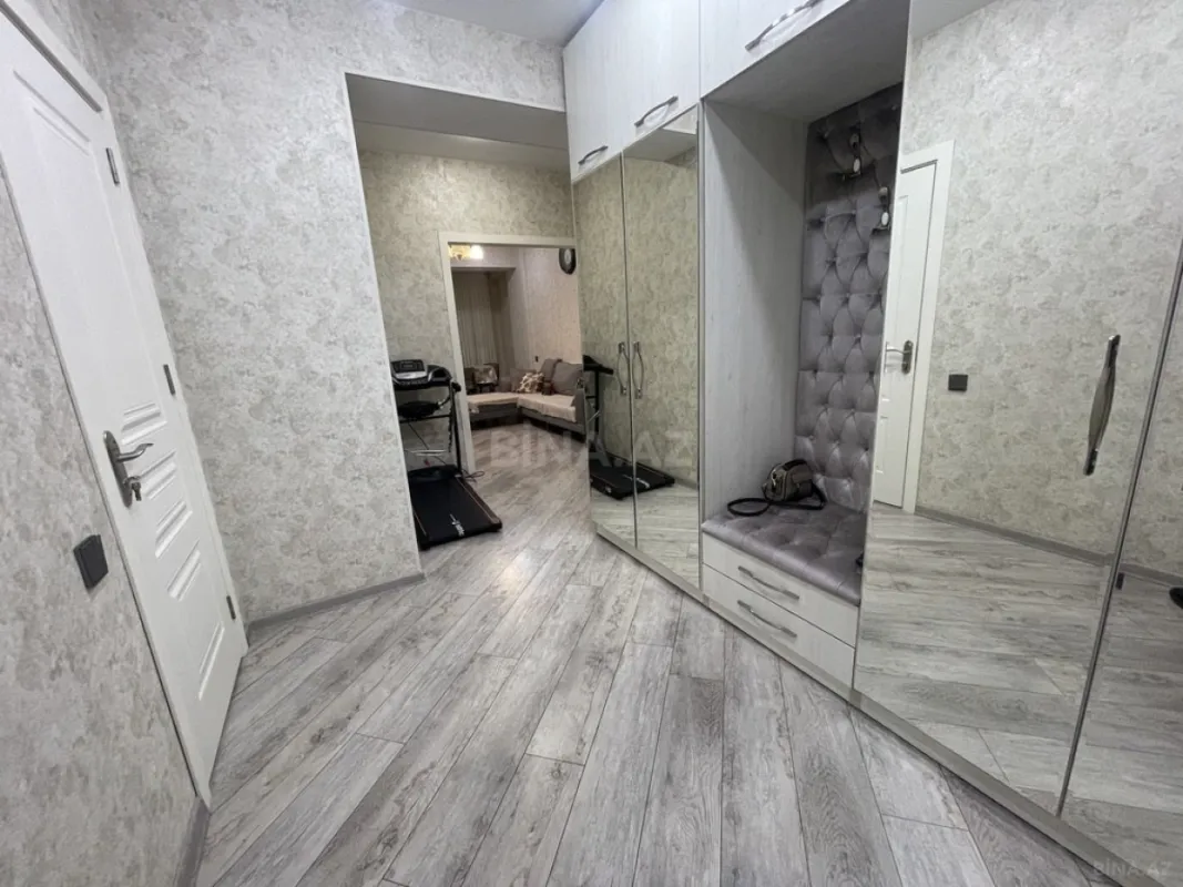 Satılır 3 otaqlı mənzil 112 m²