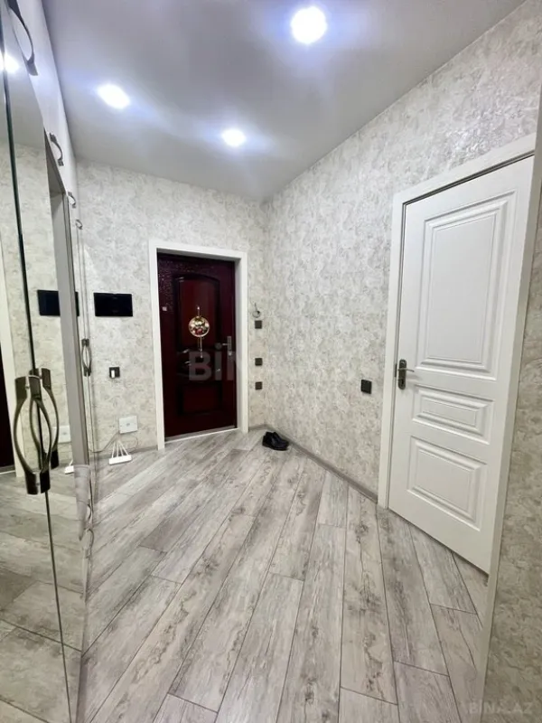 Satılır 3 otaqlı mənzil 112 m²