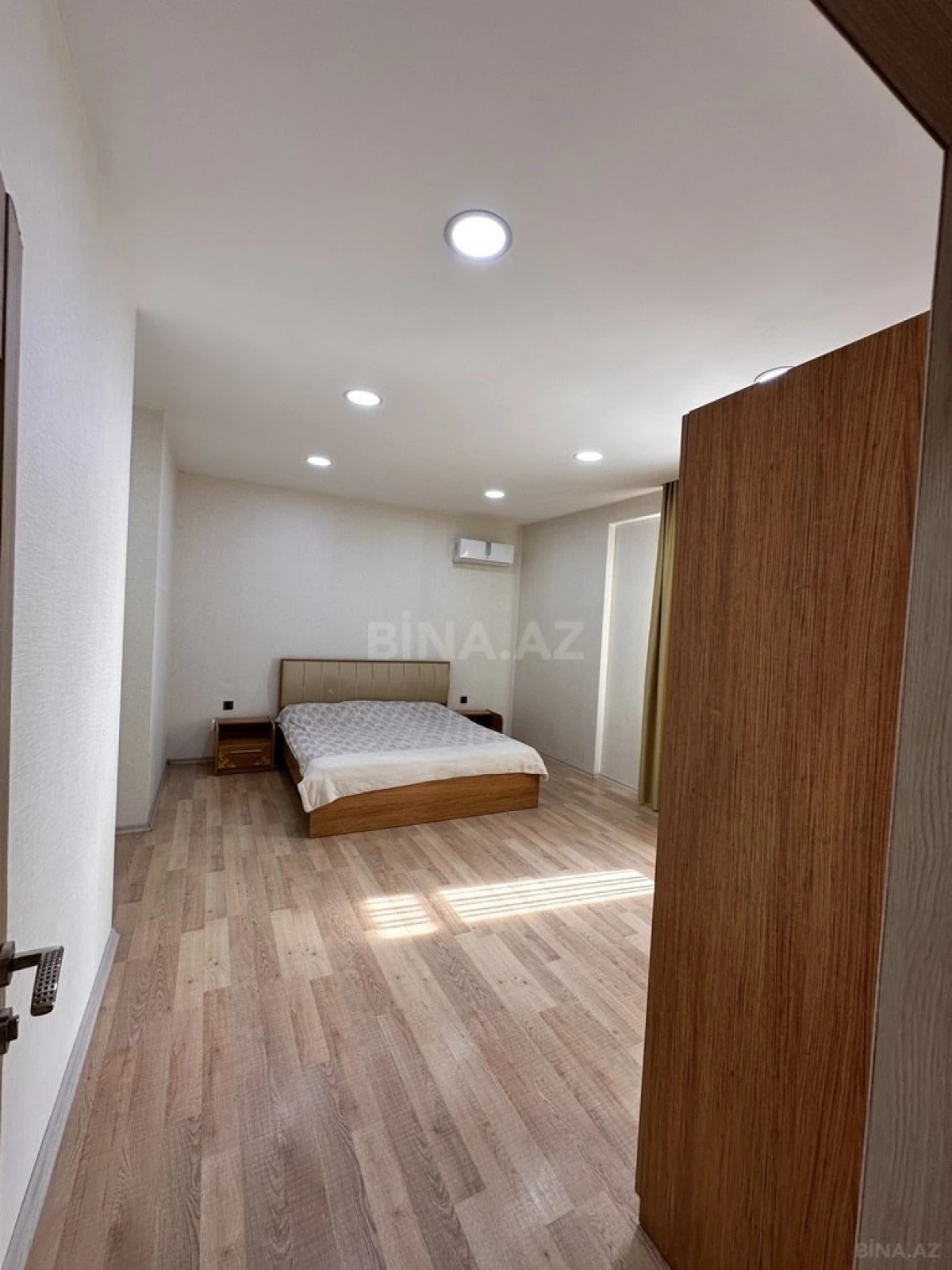 Satılır 2 otaqlı mənzil 78 m²