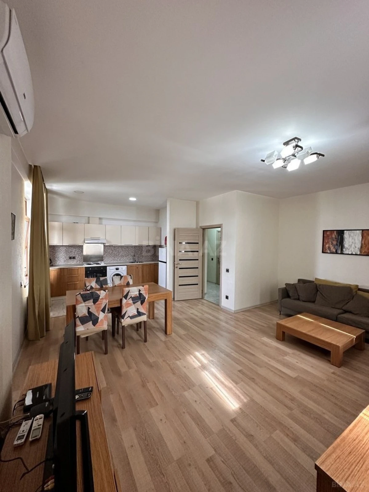 Satılır 2 otaqlı mənzil 78 m²