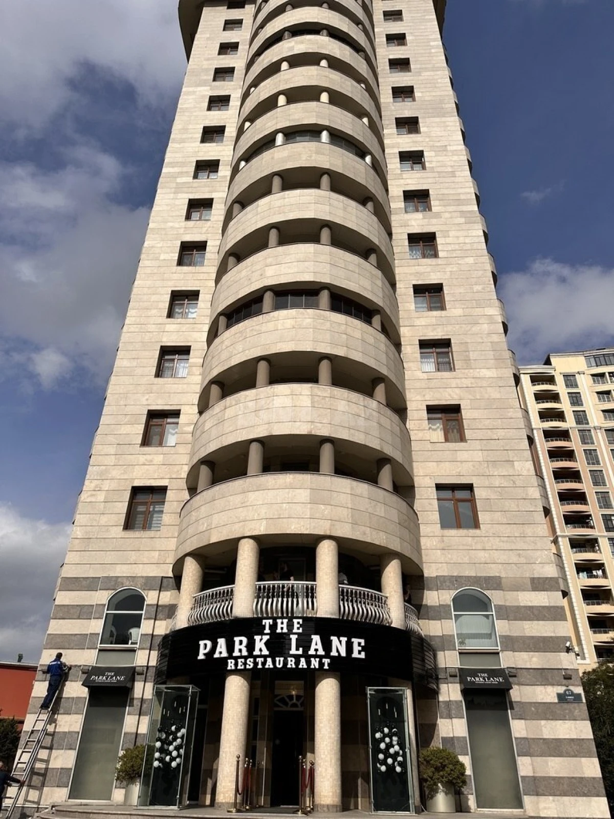 Satılır 2 otaqlı mənzil 78 m²