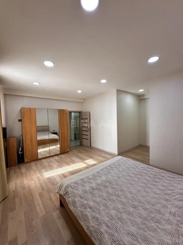 Satılır 2 otaqlı mənzil 78 m²
