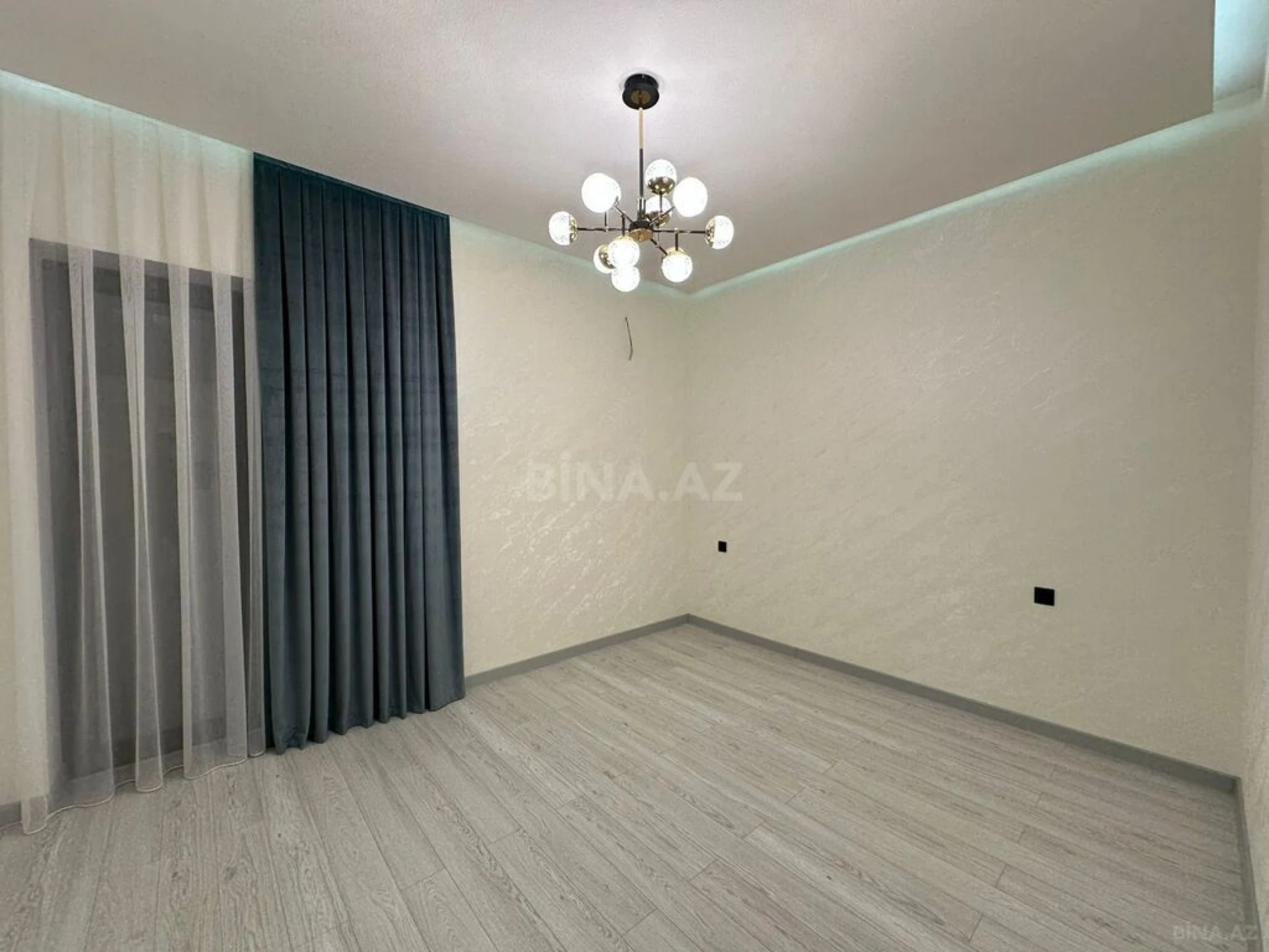 Satılır 4 otaqlı həyət evi 180 m²