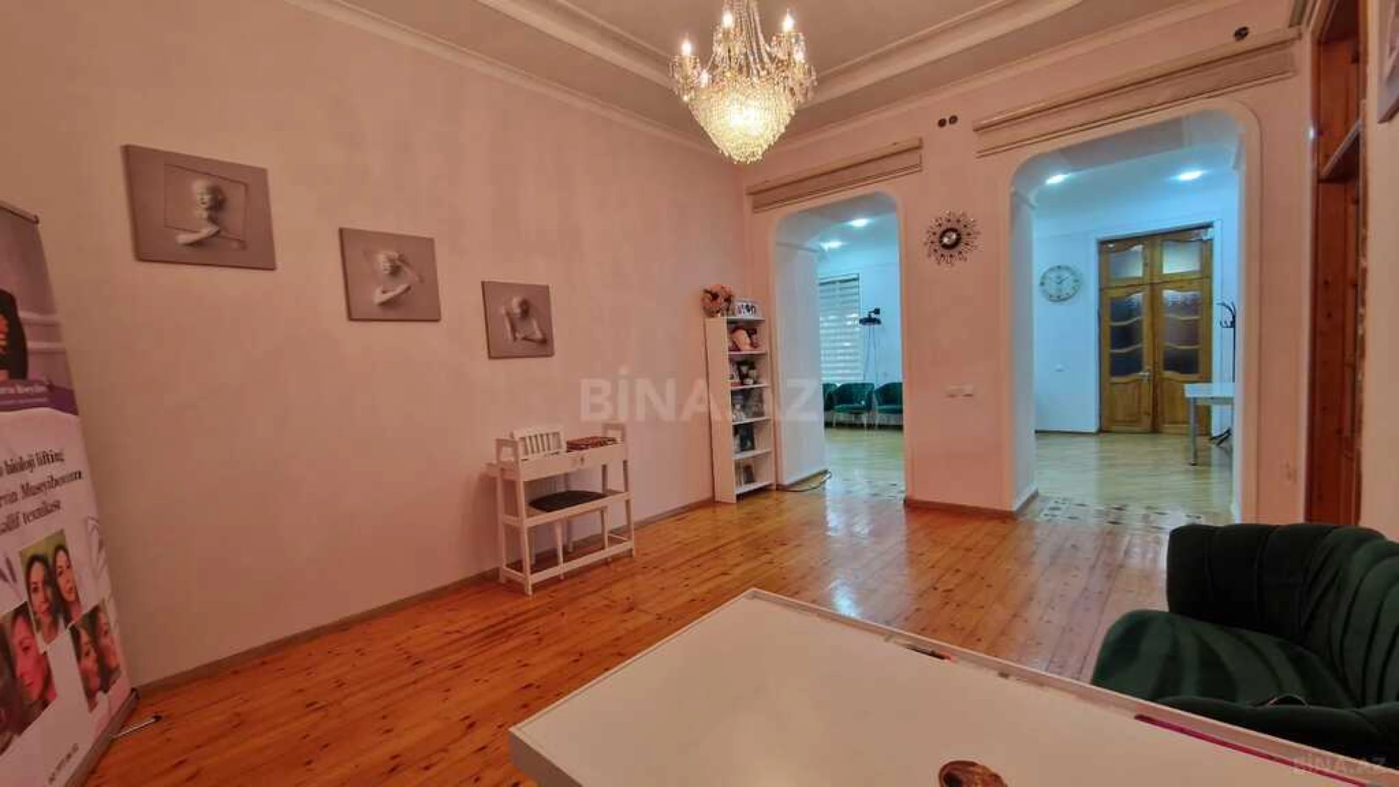 Satılır 4 otaqlı mənzil 130 m²