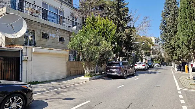 Satılır 4 otaqlı mənzil 130 m² — Bakı, Nizami 4 otaq 130.00 m²