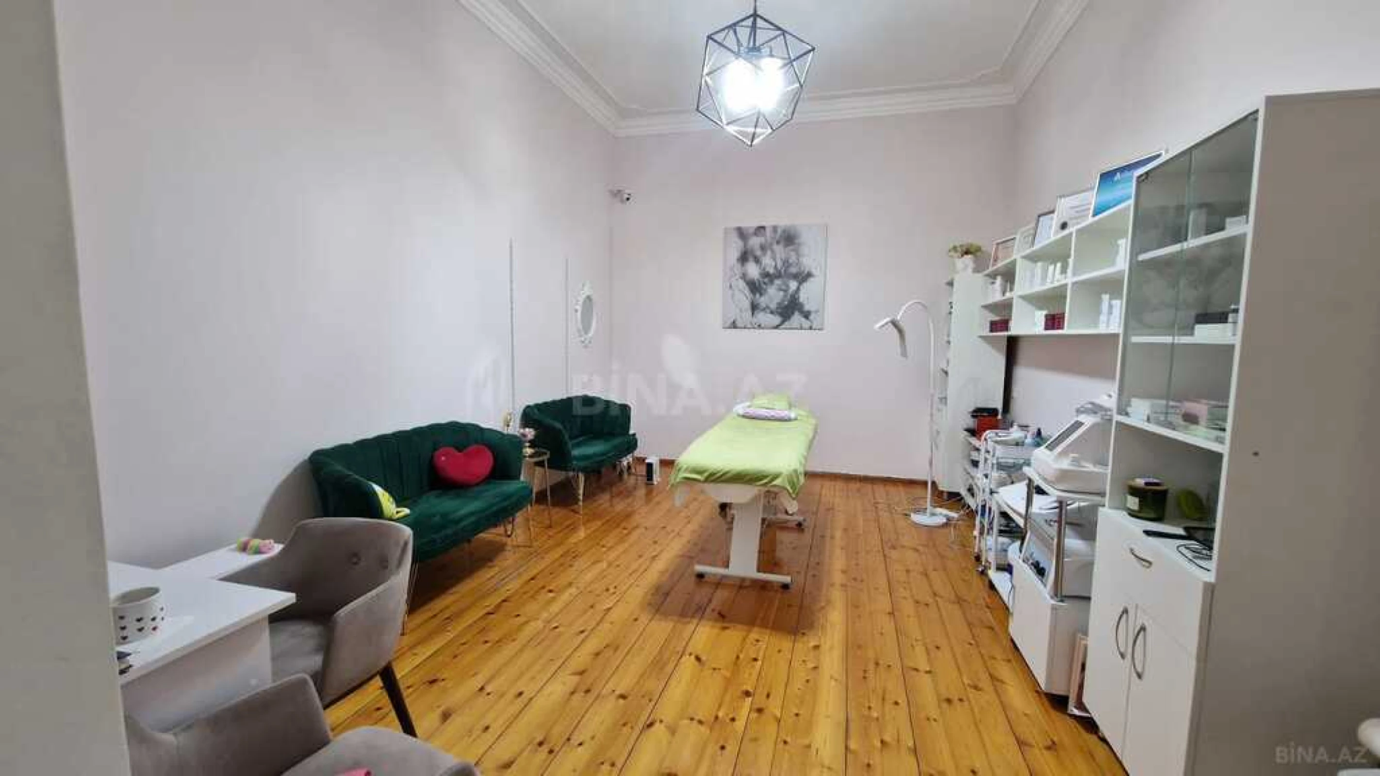 Satılır 4 otaqlı mənzil 130 m²