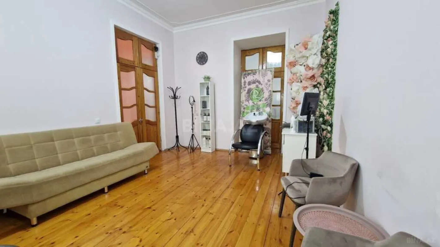 Satılır 4 otaqlı mənzil 130 m²