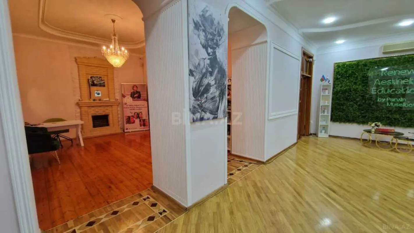 Satılır 4 otaqlı mənzil 130 m²