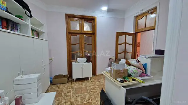 Satılır 4 otaqlı mənzil 130 m²