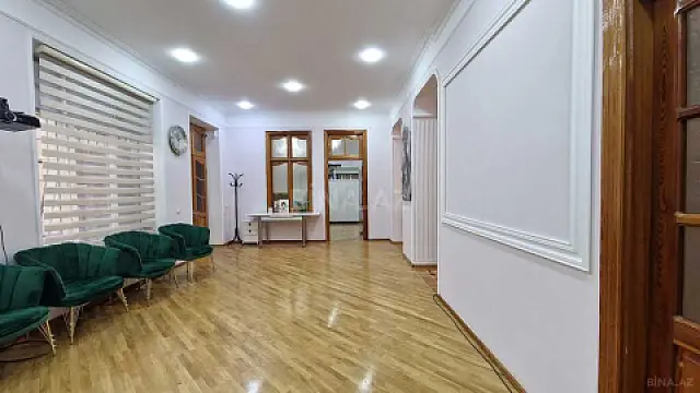 Satılır 4 otaqlı mənzil 130 m²