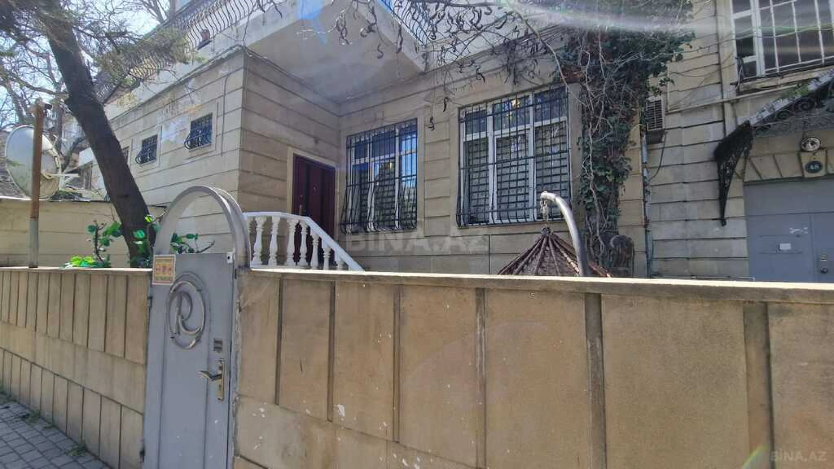 Satılır 4 otaqlı mənzil 130 m²