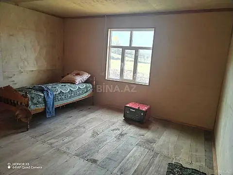 Satılır 4 otaqlı həyət evi 104 m²