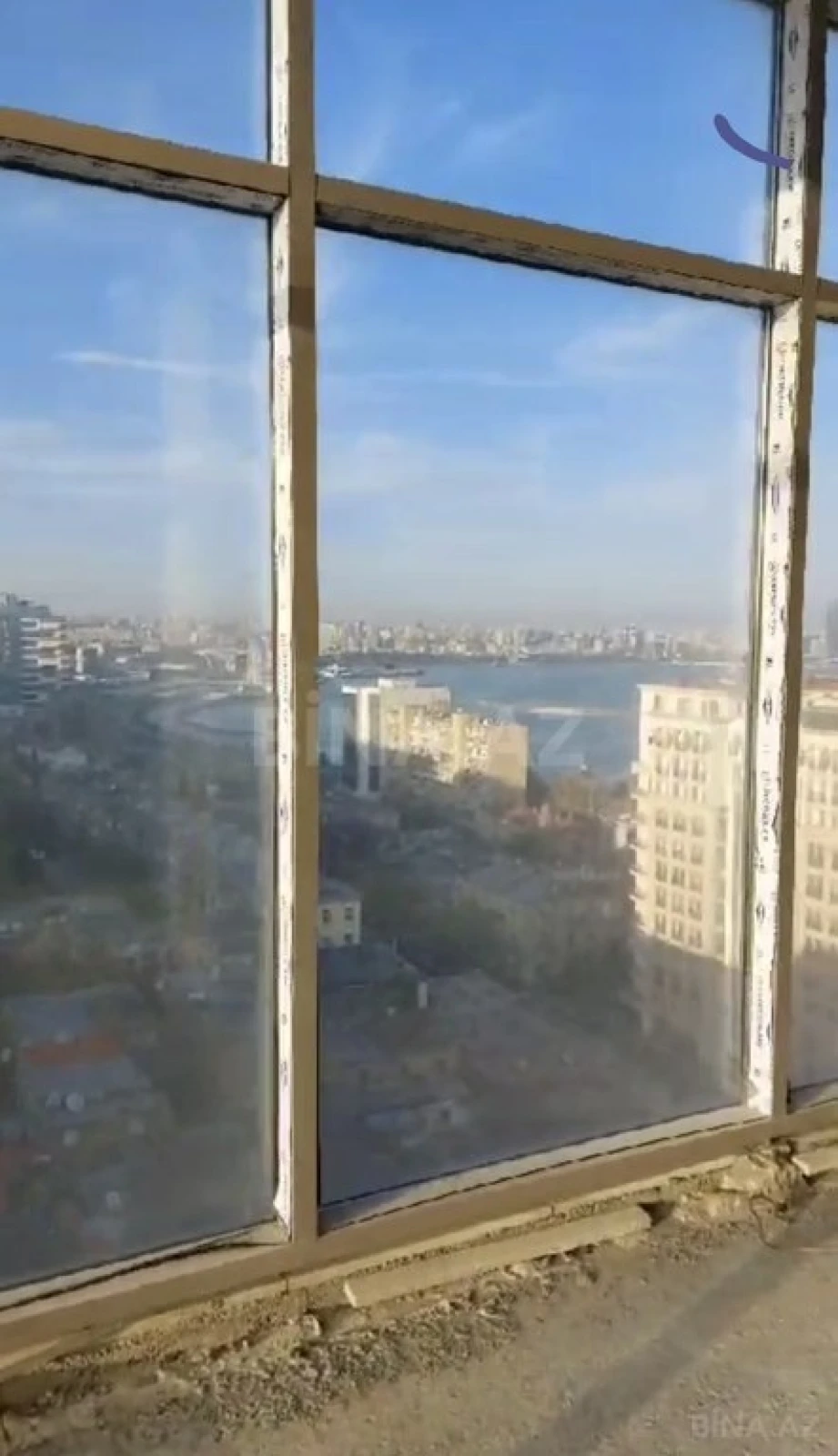 Satılır 3 otaqlı mənzil 152.4 m²