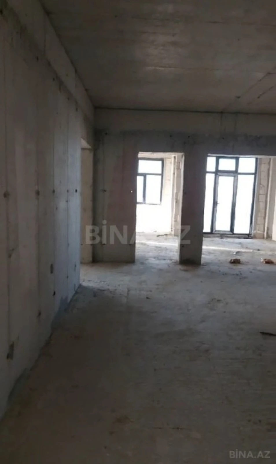 Satılır 3 otaqlı mənzil 152.4 m²