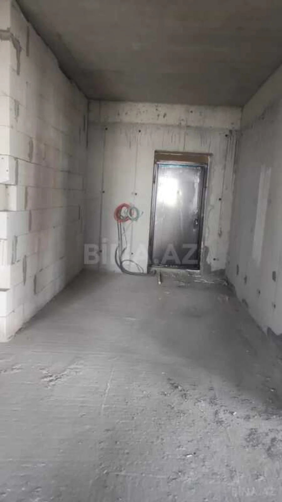 Satılır 3 otaqlı mənzil 152.4 m²