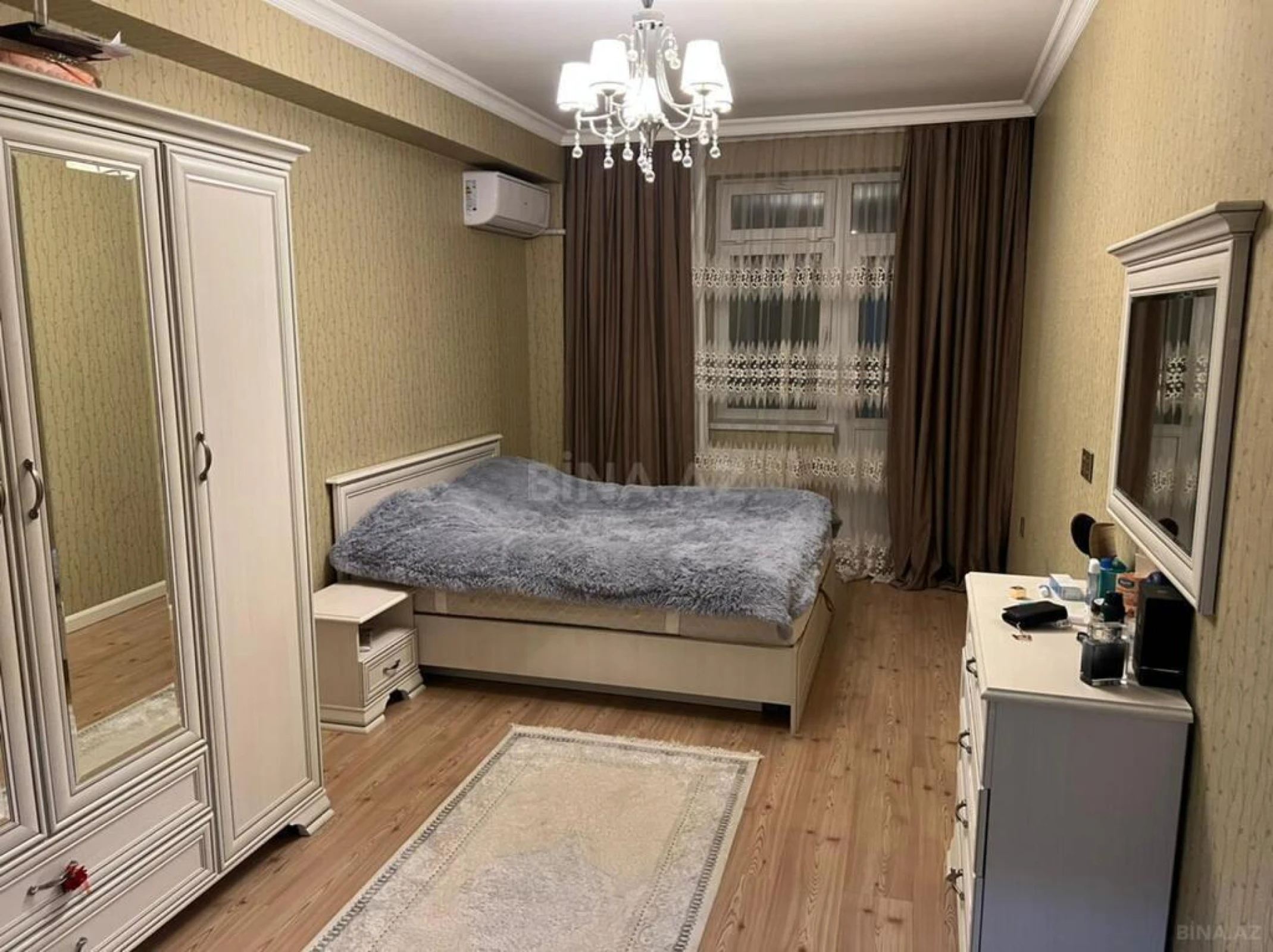 Satılır 3 otaqlı mənzil 123 m²
