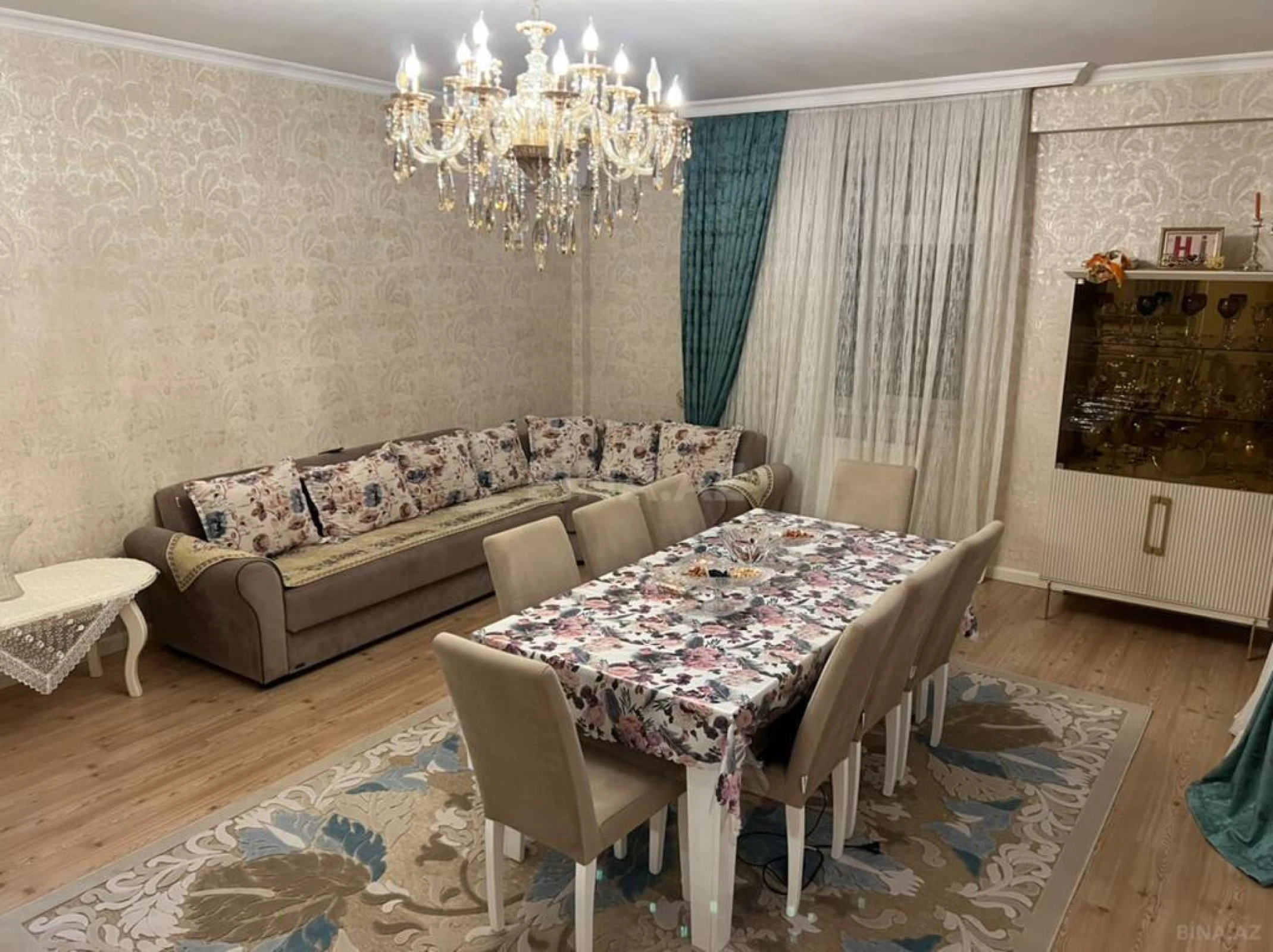 Satılır 3 otaqlı mənzil 123 m²