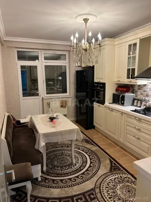 Satılır 3 otaqlı mənzil 123 m²