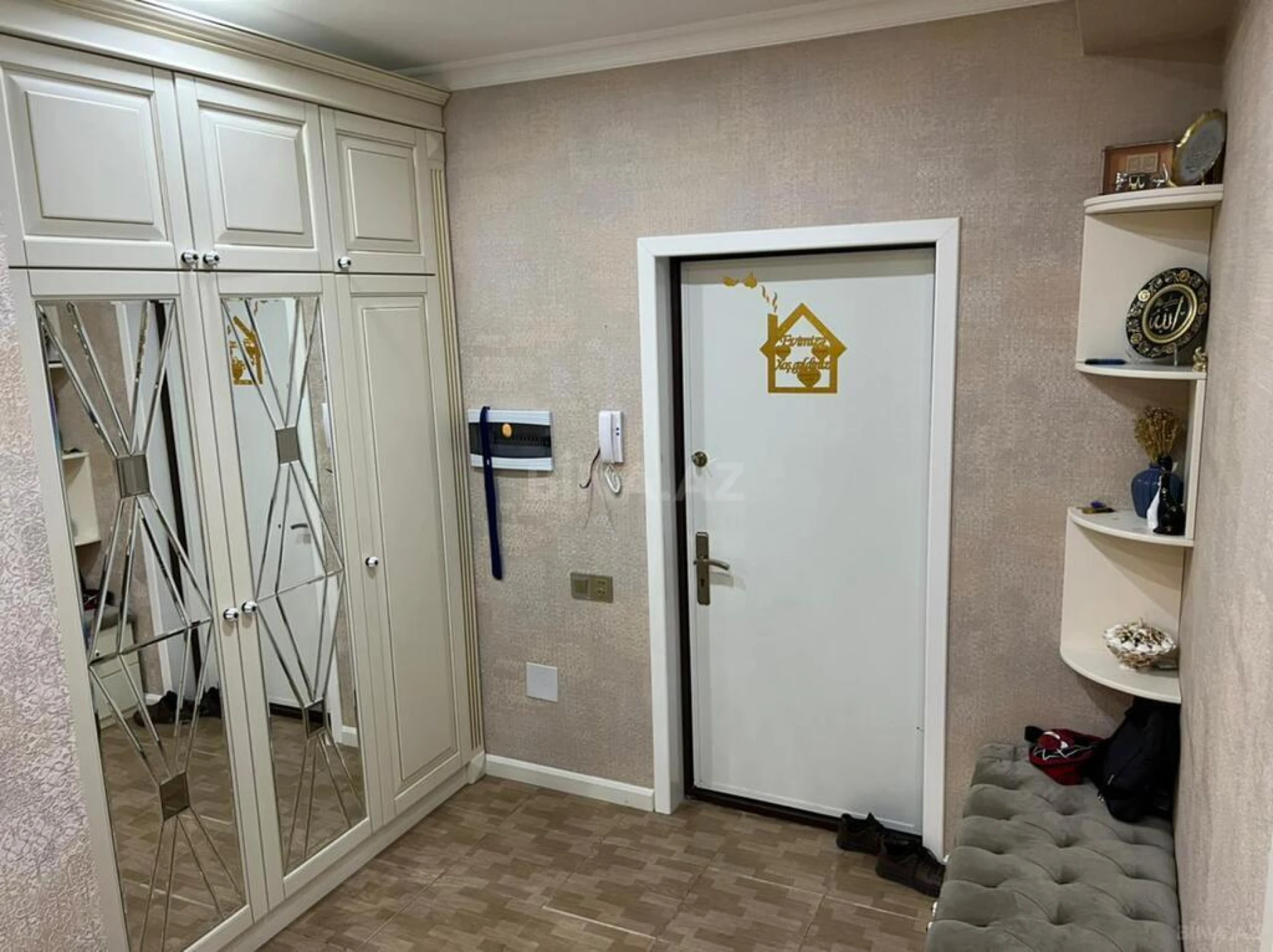 Satılır 3 otaqlı mənzil 123 m²