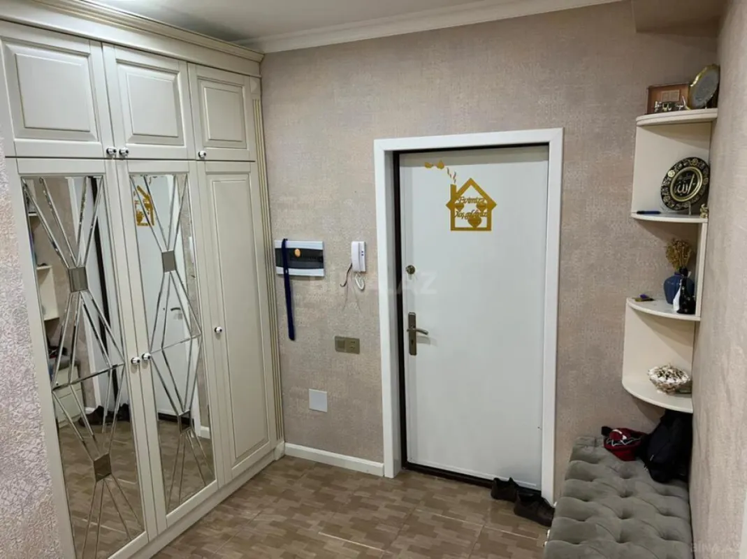 Satılır 3 otaqlı mənzil 123 m²