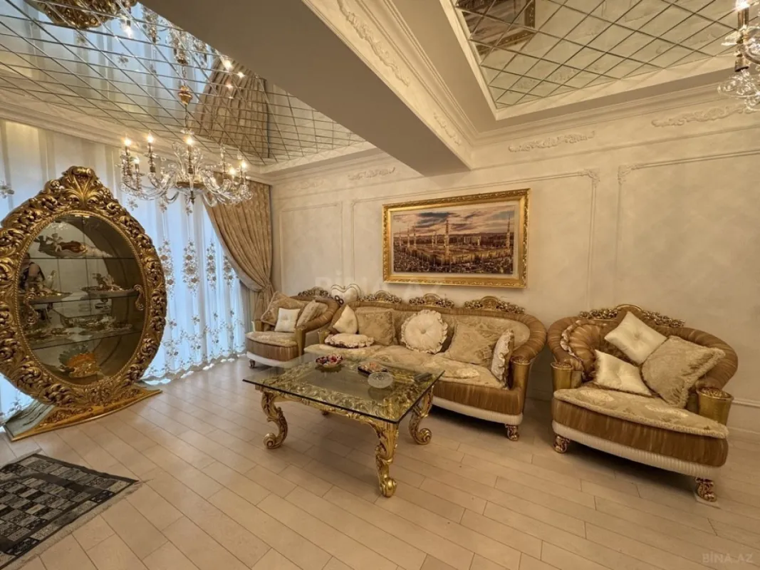 Satılır 4 otaqlı mənzil 181 m²