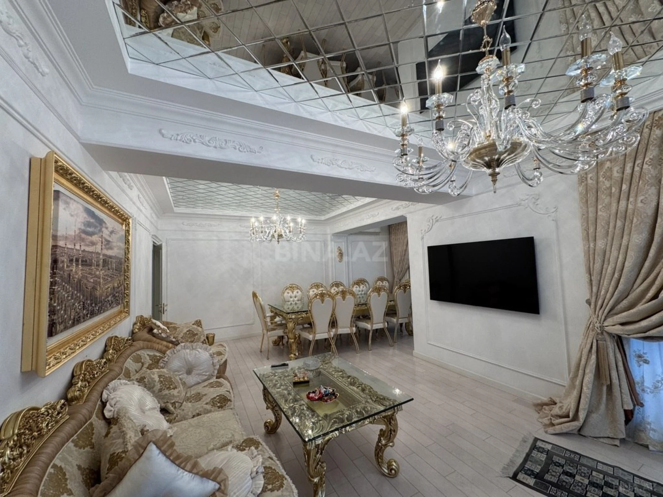 Satılır 4 otaqlı mənzil 181 m²