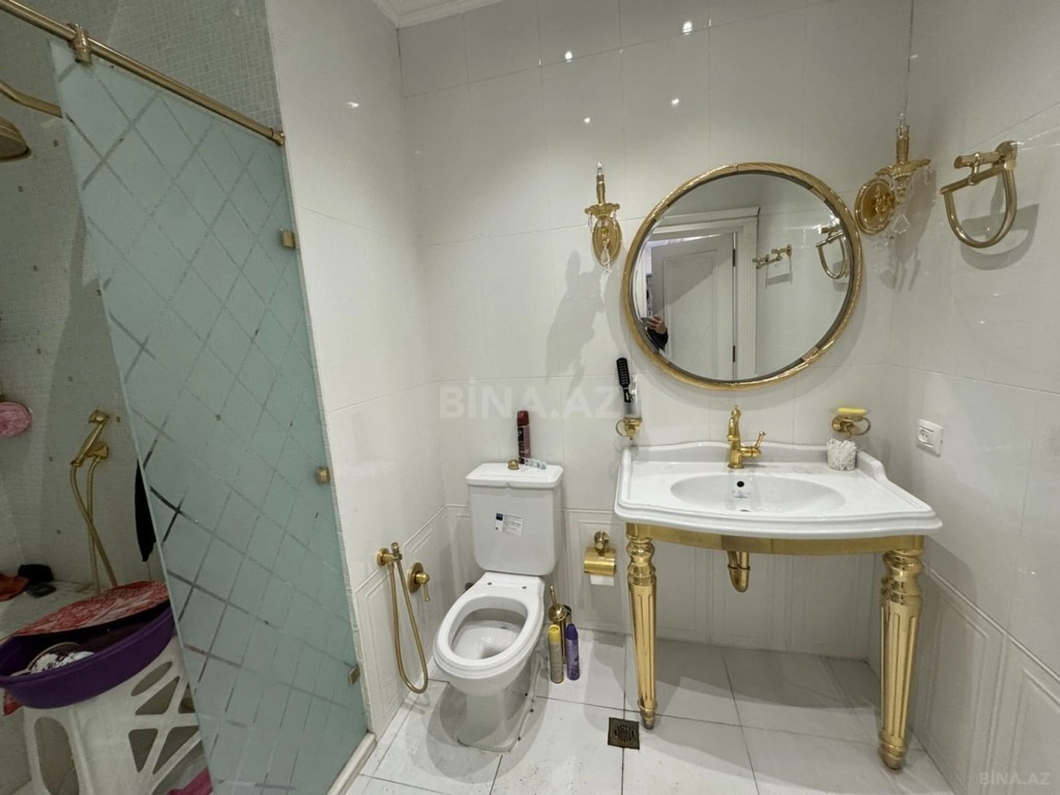 Satılır 4 otaqlı mənzil 181 m²