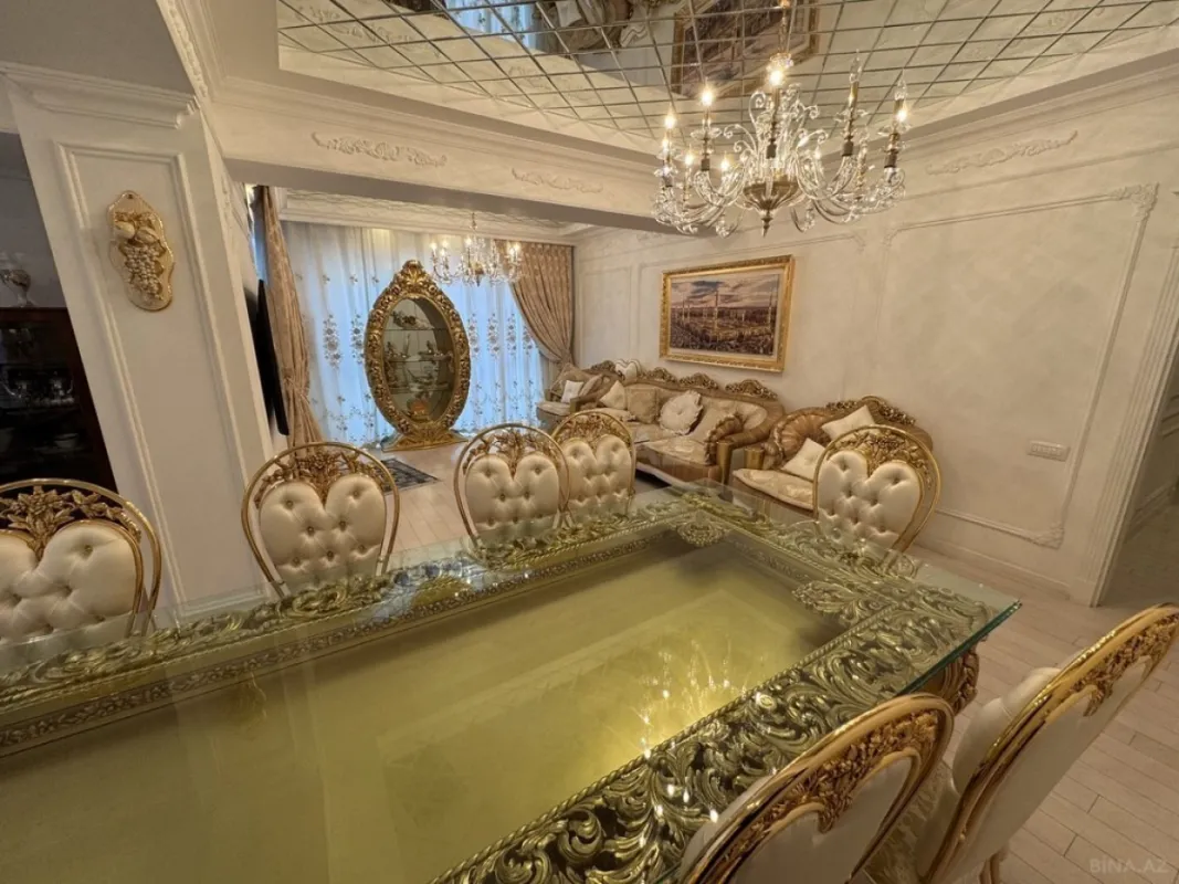 Satılır 4 otaqlı mənzil 181 m²