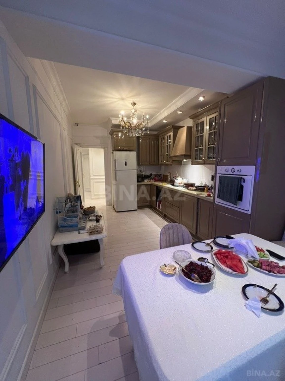 Satılır 4 otaqlı mənzil 181 m²