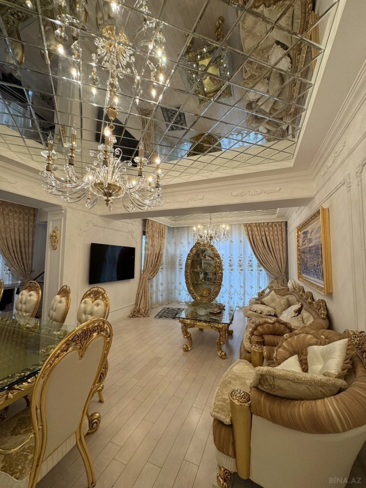 Satılır 4 otaqlı mənzil 181 m²