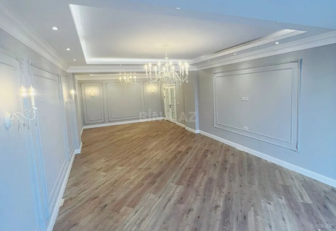 Satılır 4 otaqlı mənzil 225 m²