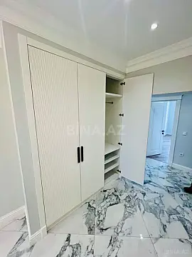 Satılır 4 otaqlı mənzil 225 m²