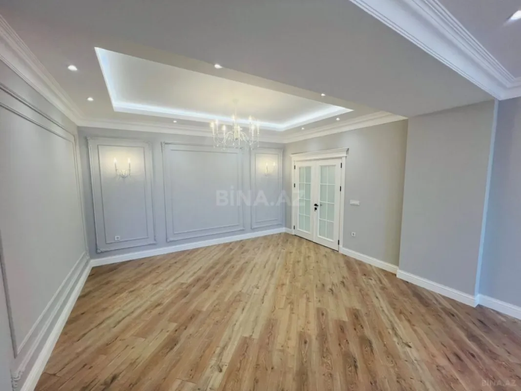 Satılır 4 otaqlı mənzil 225 m²