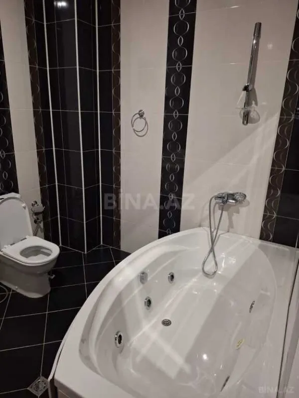 Satılır 6 otaqlı həyət evi 400 m²