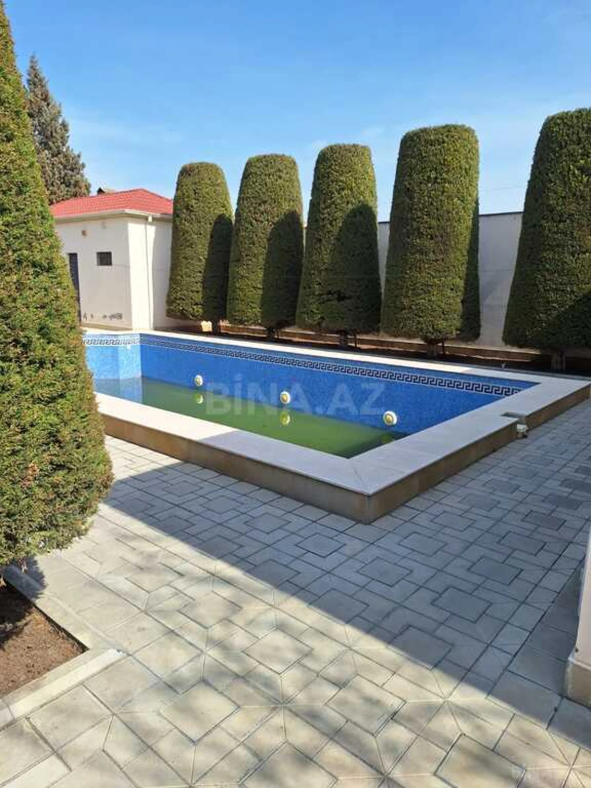 Satılır 6 otaqlı həyət evi 400 m²