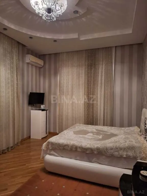 Satılır 6 otaqlı həyət evi 400 m²