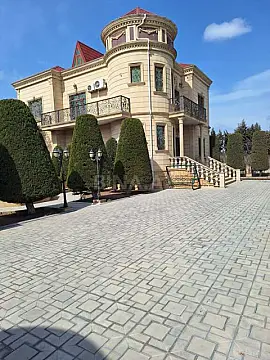 Satılır 6 otaqlı həyət evi 400 m²