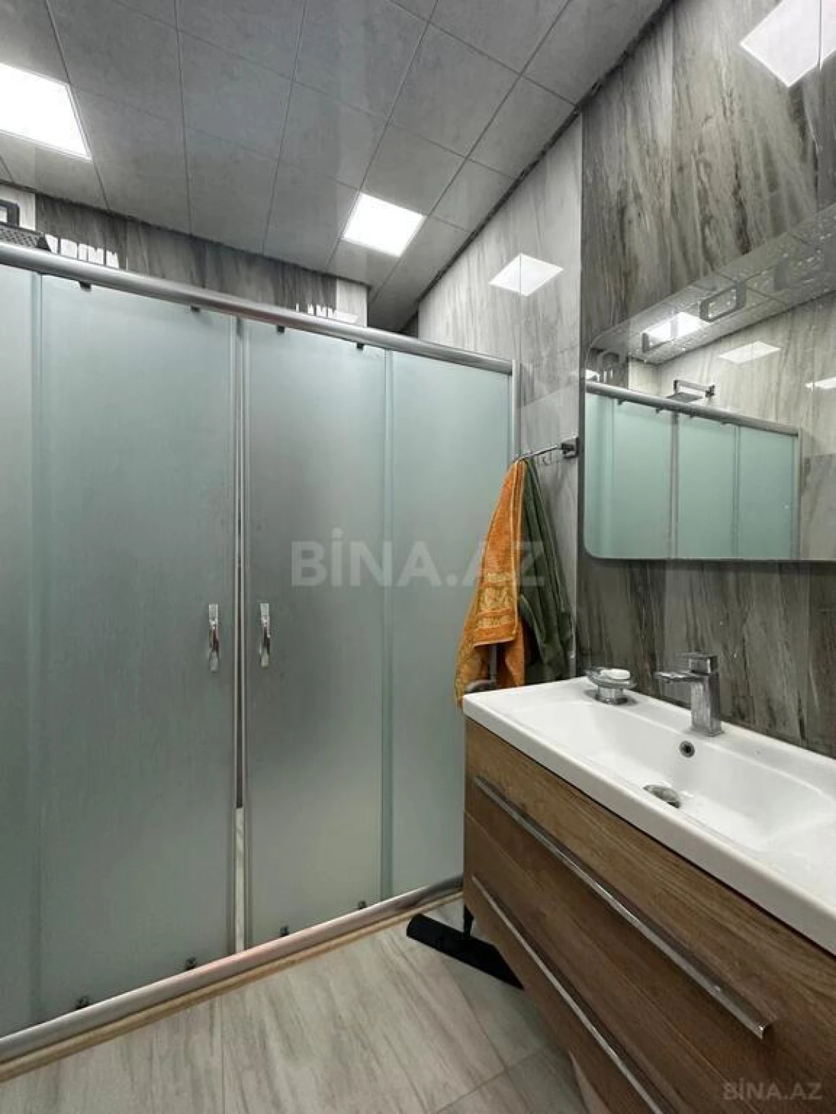 Satılır 2 otaqlı mənzil 68 m²