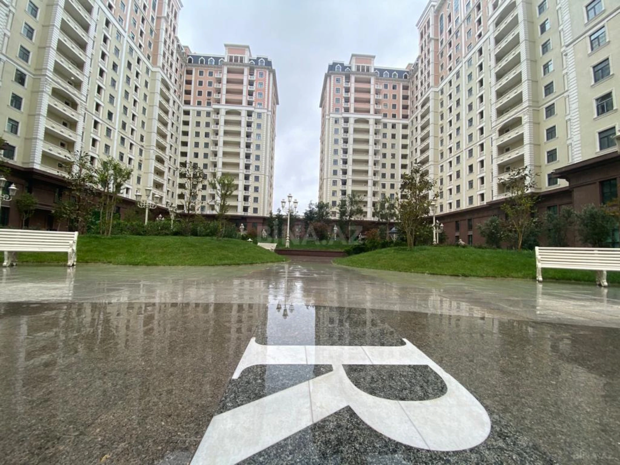 Satılır 2 otaqlı mənzil 68 m²