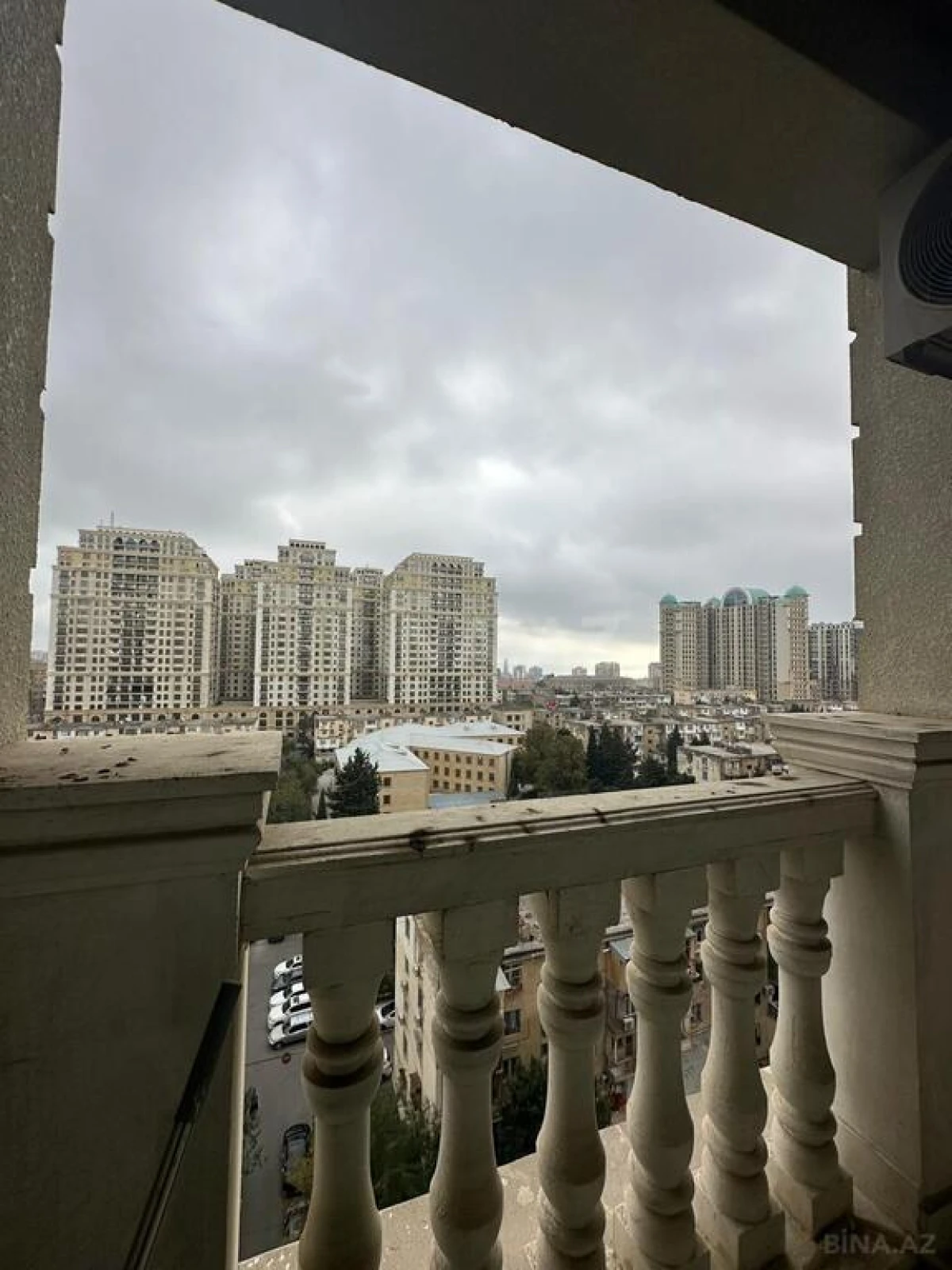 Satılır 2 otaqlı mənzil 68 m²