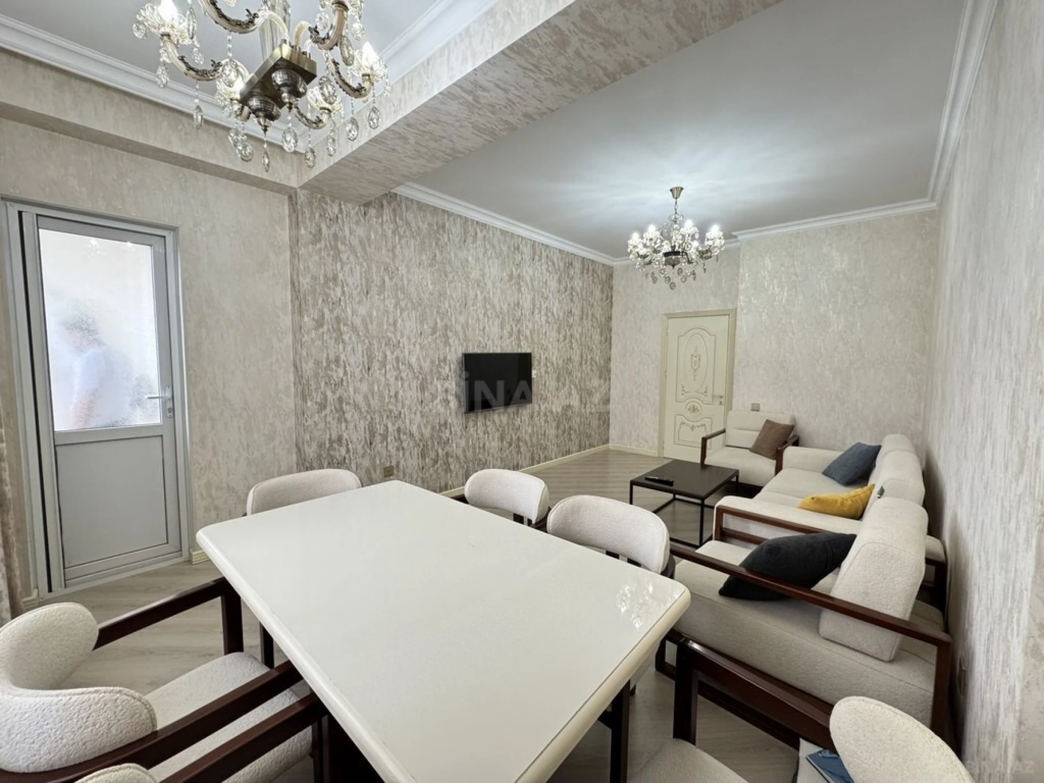 Satılır 2 otaqlı mənzil 65 m²