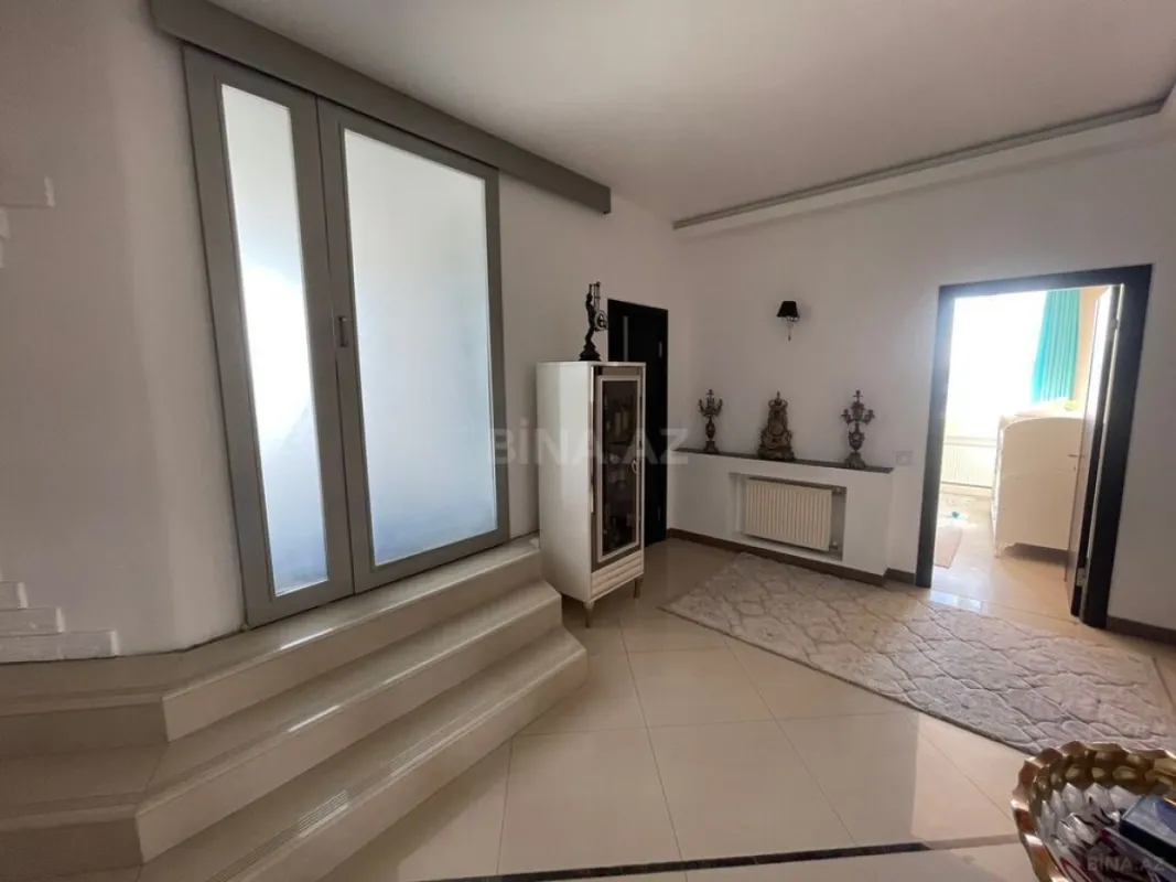 Kirayə verilir 3 otaqlı mənzil 130 m²