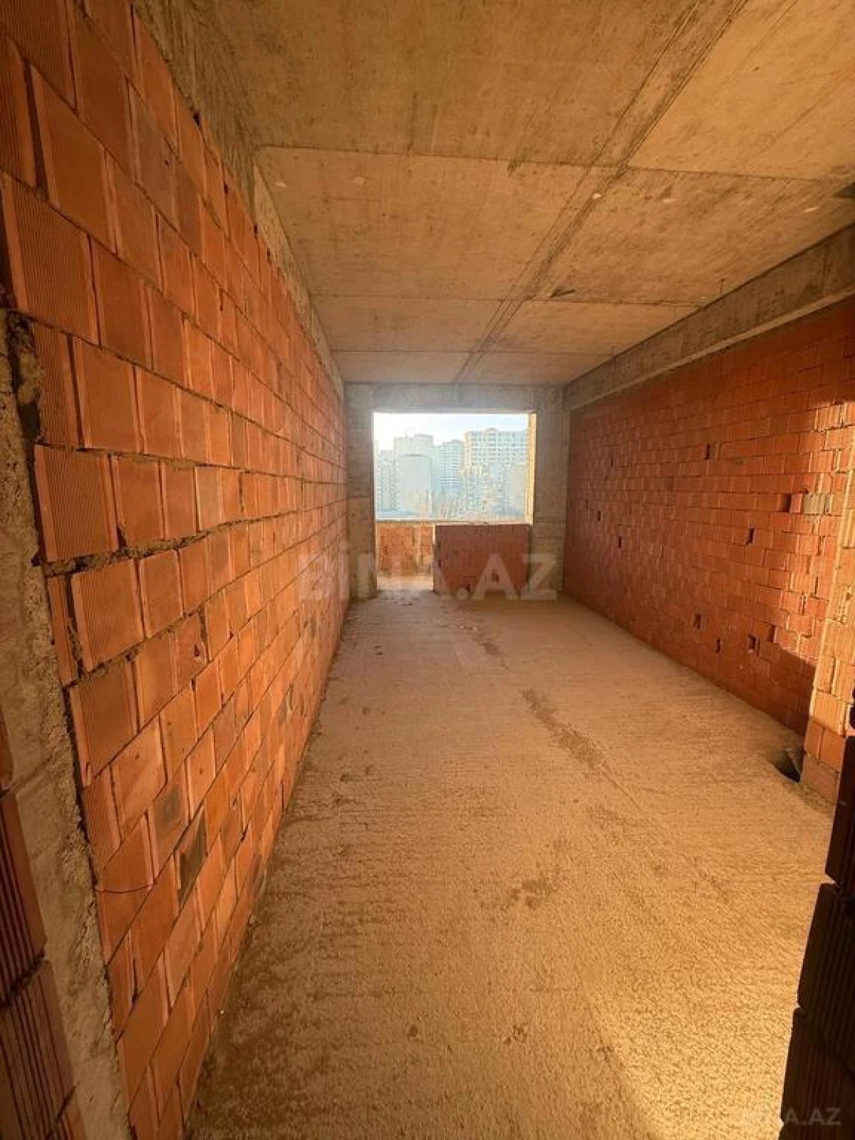 Satılır 3 otaqlı mənzil 150 m²