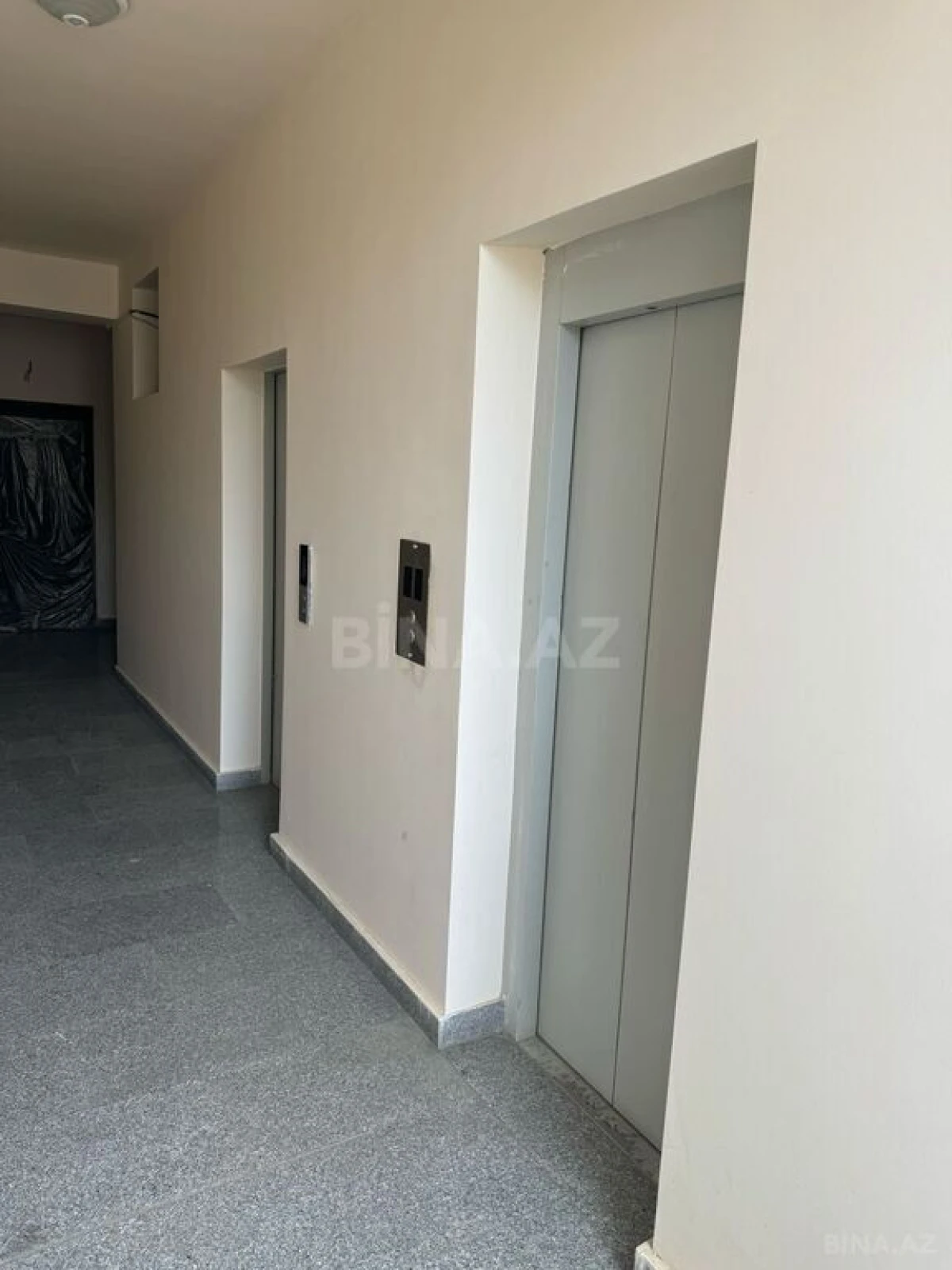 Satılır 3 otaqlı mənzil 150 m²